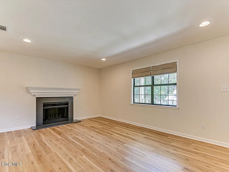 139 Crawford Dr — Photo 8
