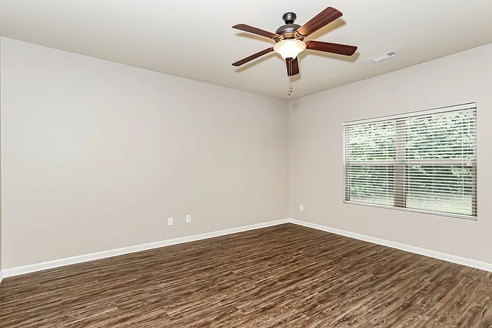 321 Concord Ter — Photo 5