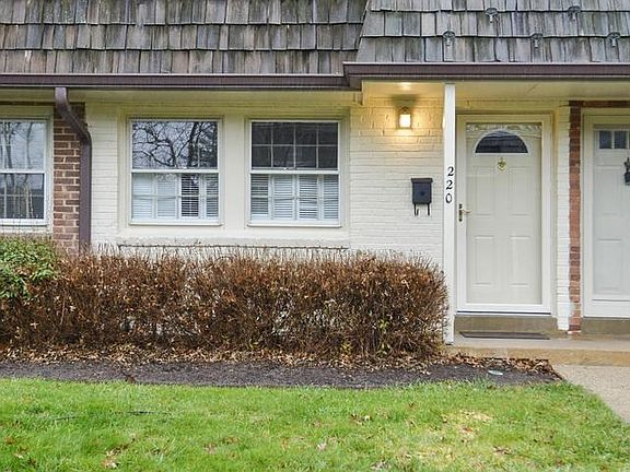 220 S. Virginia Ave- Perfect!
