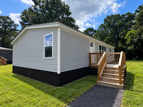 10 Bearden Dr, Brunswick, GA 31520