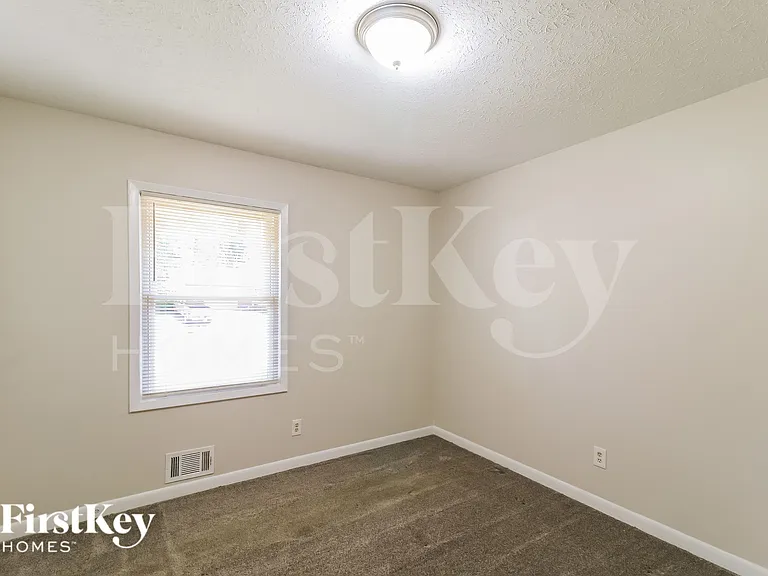 3966 Emerald North Dr — Photo 16