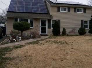 118 Park Ave, Iselin, NJ 08830