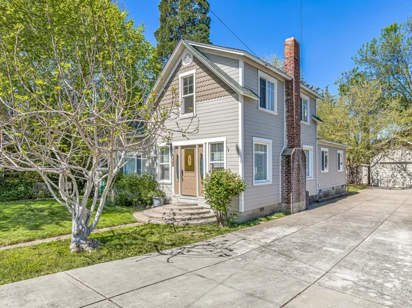 108 W 4th St, Phoenix, OR 97535