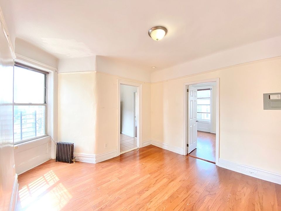 1st image of 133 W 145th St #511