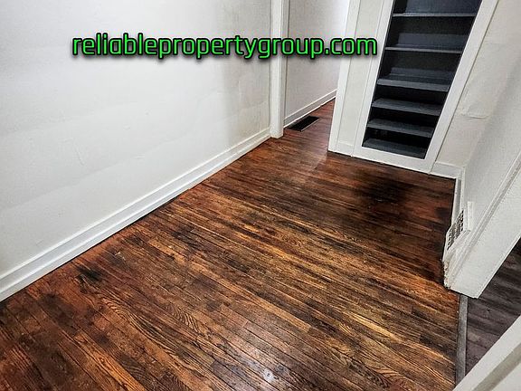 5th image of 610-612 W 3rd St #Fc5a2ffcf
