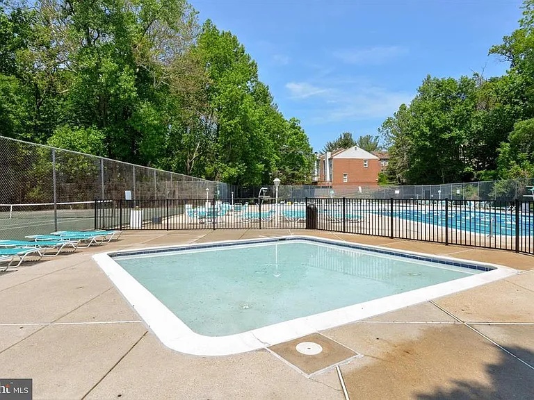 10620 Weymouth St #101 — Photo 53