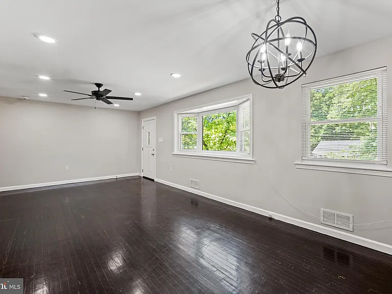 121 Whitmoor Ter — Photo 23