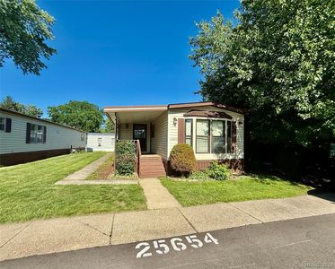 25654 Madison St, Novi, MI, 48375