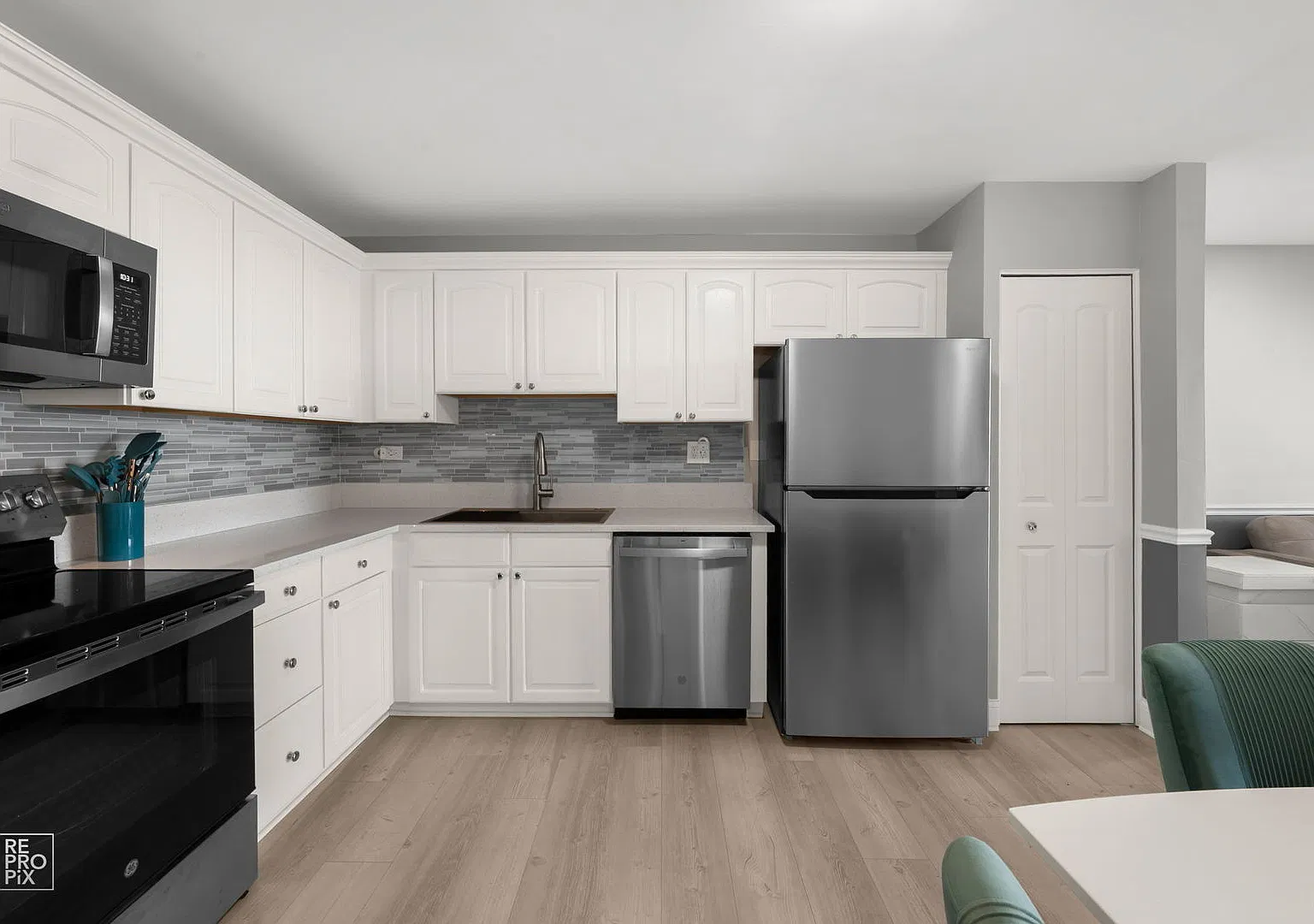 1 bed, 900 sqft, $1,850 — Photo 4