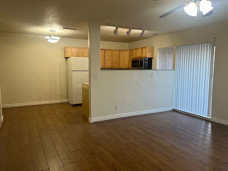 2568 Paradise Village Way — Photo 4