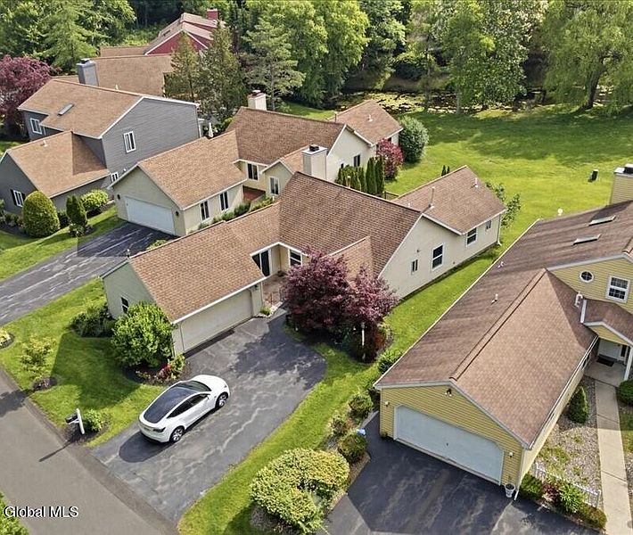 5th image of 24 Loudonwood East