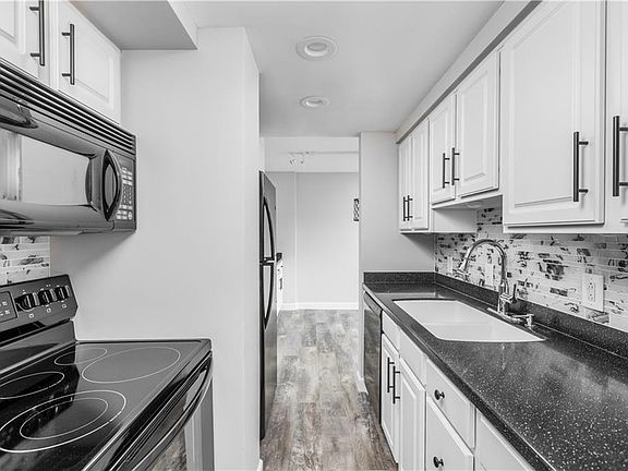 4th image of 3965 N Meridian St APT 6E