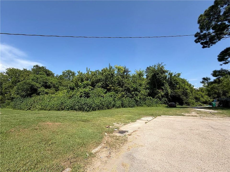 1st image of 309 Estates Dr