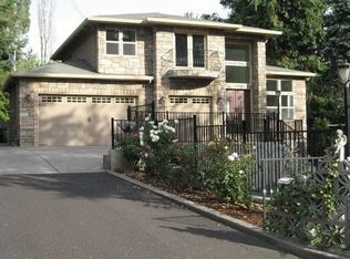 8446 SW 30th Ave, Portland, OR 97219