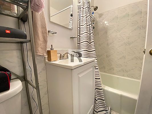 5th image of 1154 Pacific St APT 4B