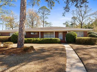 5370 Cherry St, Graceville, FL 32440