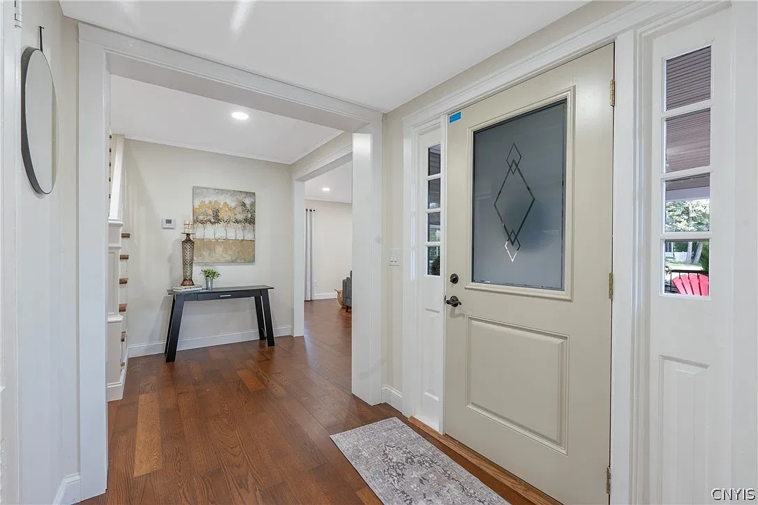 4 bed, 2.0 bath, 2331 sqft, $2,850 — Photo 4