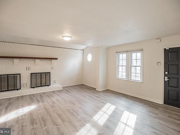 3rd image of 4623 Remington Ave