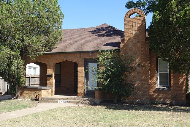 1st image of 1604 E Texas Ave