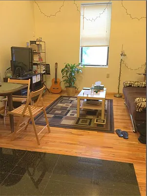 Rented by R New York | media 7