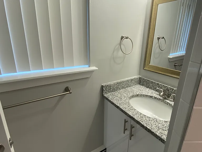 517 Washington St #3 — Photo 10