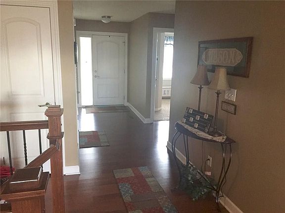 3rd image of 9494 Davis Dr