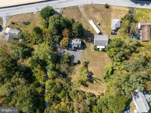 1893 Old State Rd, Dauphin, PA 17018