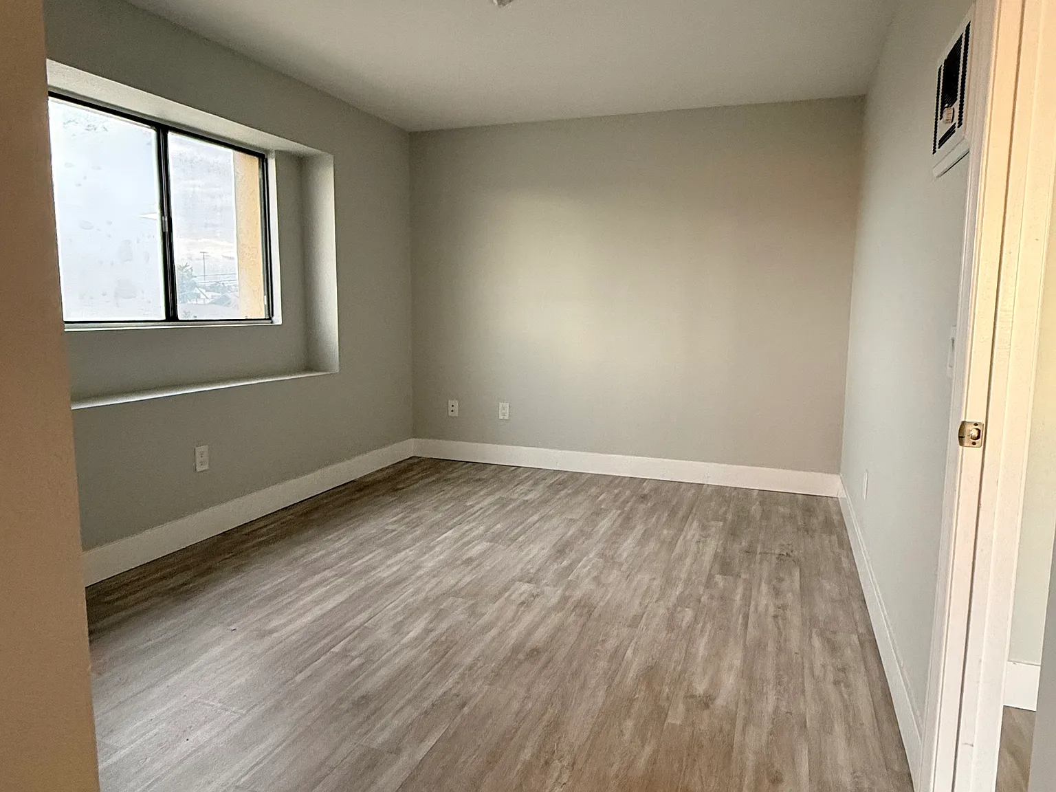 1 bed, 550 sqft, $2,075 — Photo 4