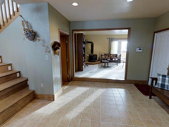 4th image of 598 Eton Blvd