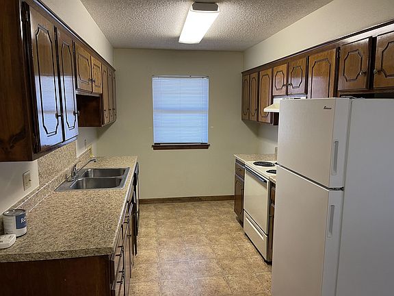 2nd image of 2714 9th Ave #12