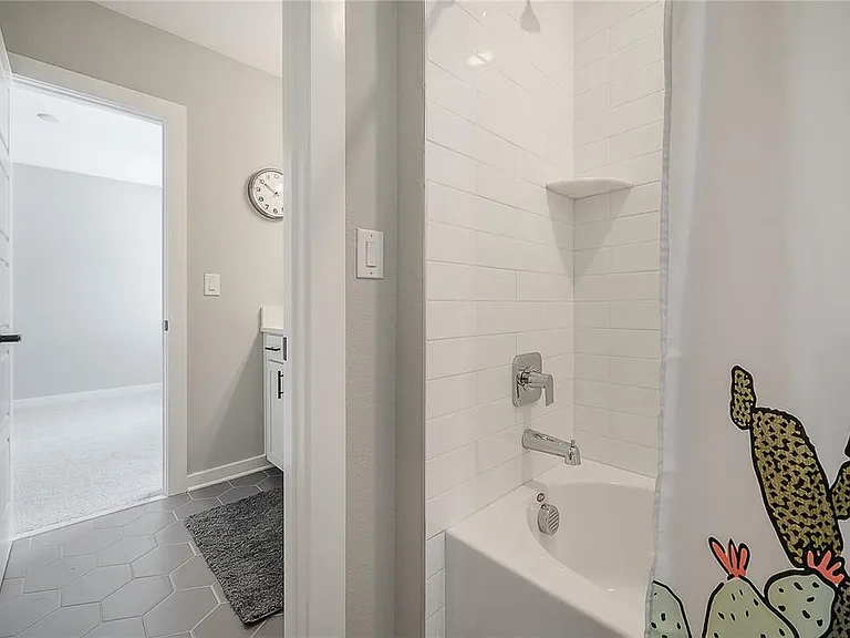 4402 W Gray St #1 — Photo 33