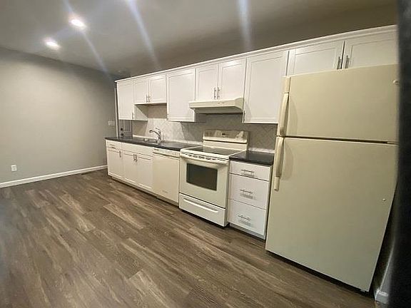 4th image of 720 Crestdale Dr