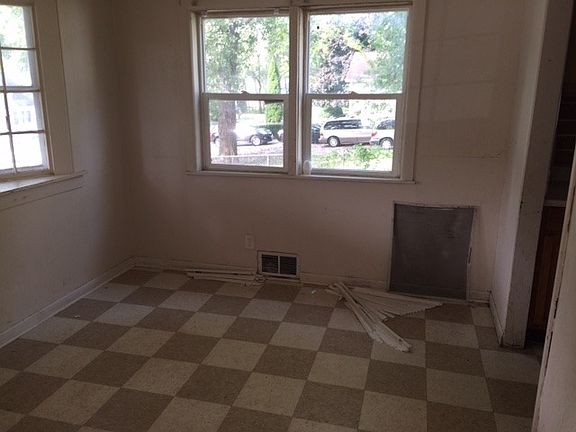 5th image of 325 Forest Glen Dr