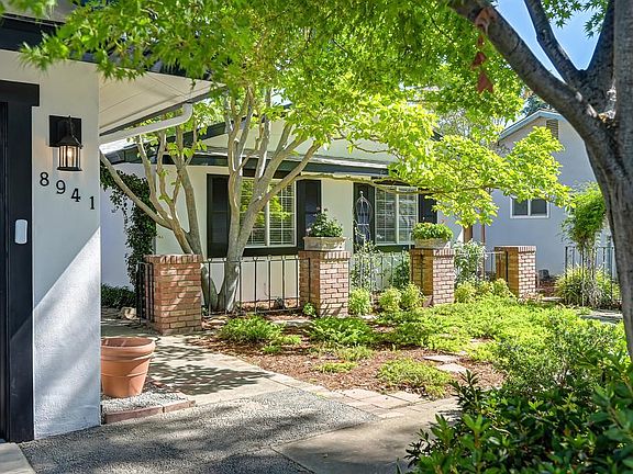 2nd image of 8941 La Riviera Dr
