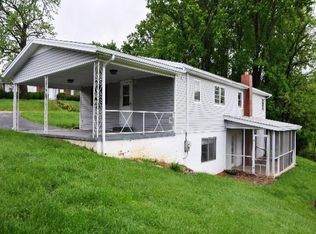 152 Oakland Dr, Pulaski, VA 24301