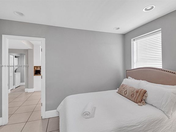 5th image of 1033 NW 6th St #1033A
