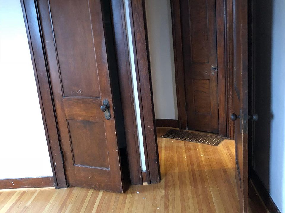 Bedroom into hallway