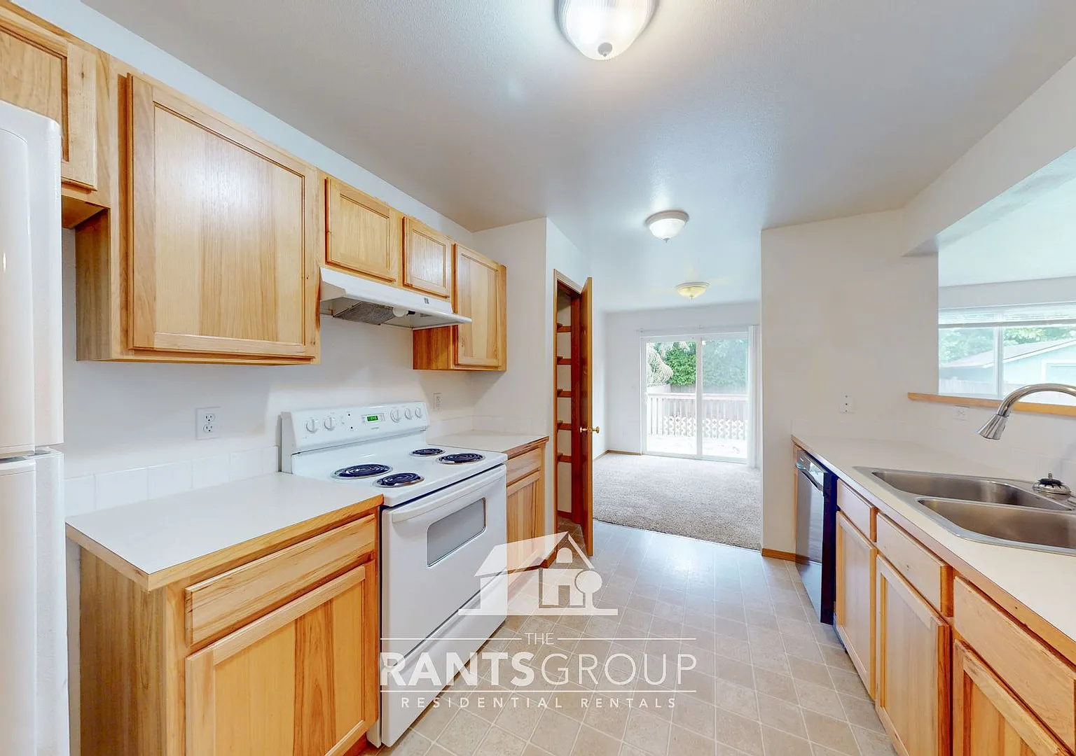 695R — Photo 3