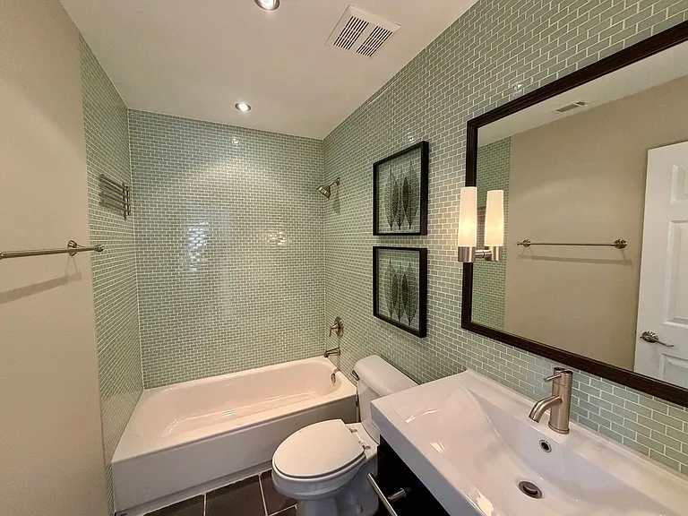 276 Heatherstone St — Photo 21
