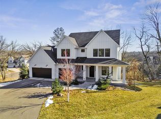 2367 Meeting Pl, Wayzata, MN 55391