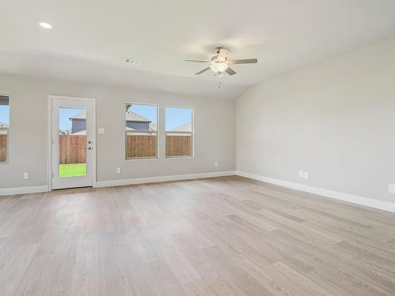 463 Yellowstar Ln — Photo 9