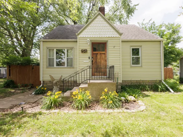 957 S 7th Ave, Kankakee, IL 60901