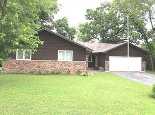 4616 N Riverdale Dr, McHenry, IL 60051