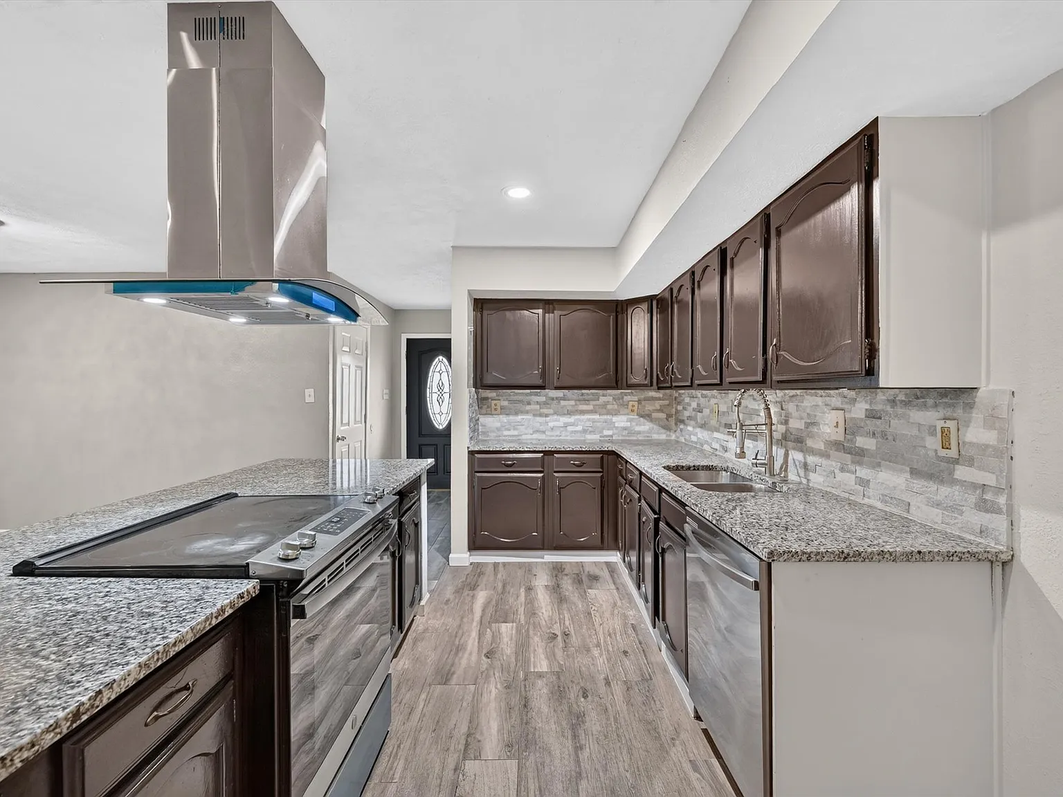 3 bed, 1553 sqft, $1,900 — Photo 4