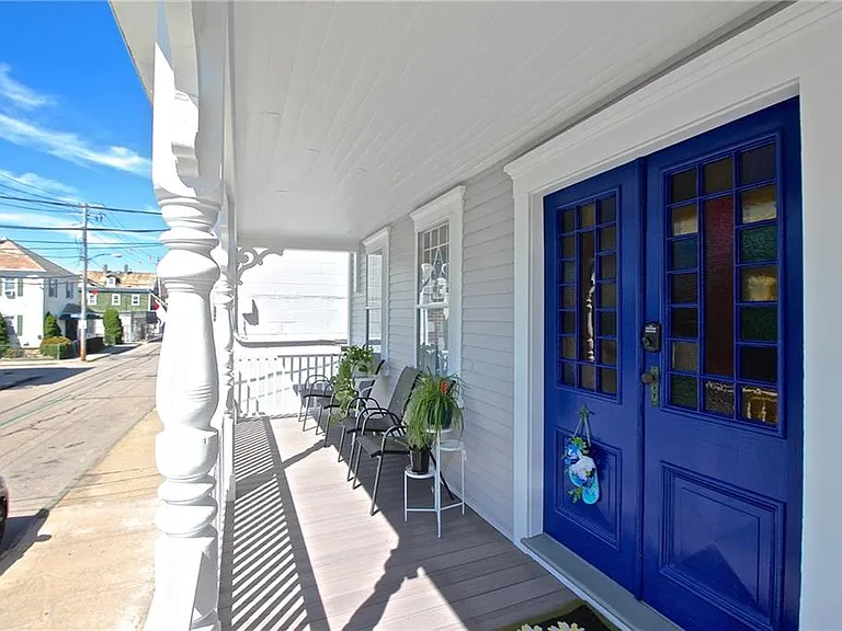 700 Thames St — Photo 4