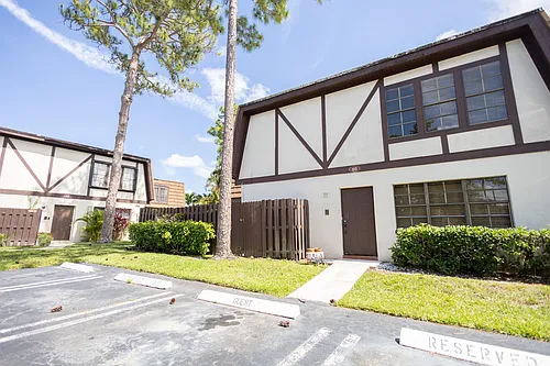 110 Weybridge Cir #A Photo 1