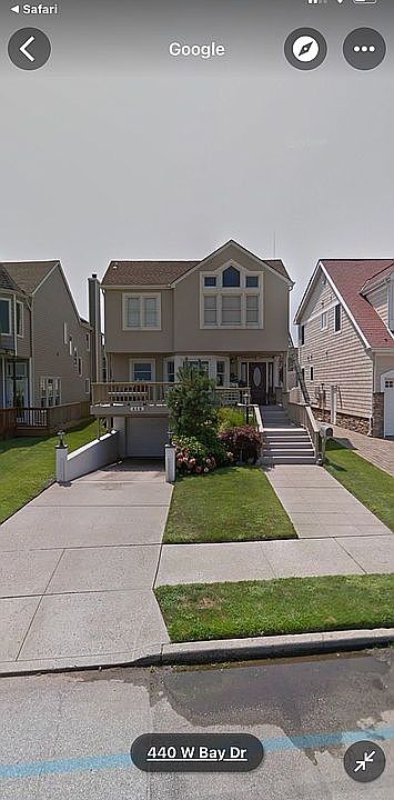 1st image of 440 W Bay Dr