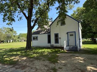 930 Pearl St, Lamont, IA 50650