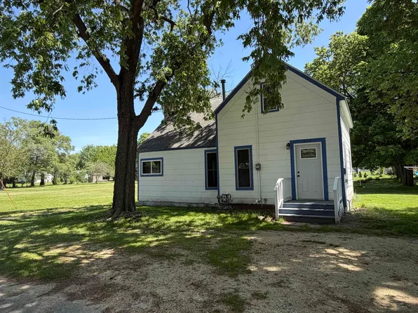 930 Pearl St, Lamont, IA 50650