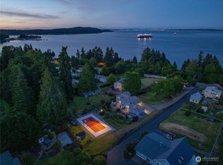 1590 Colchester Dr E, Port Orchard, WA